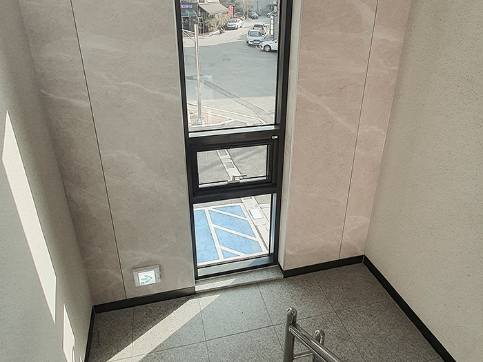 경상남도 거창군 조합 건물 미네랄월 4.jpg