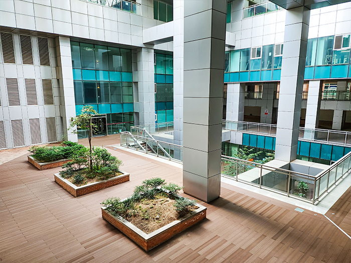 경기도 화성 동탄위버폴리스 합성목재 데크 ND003 초콜릿(CC) 1.jpg