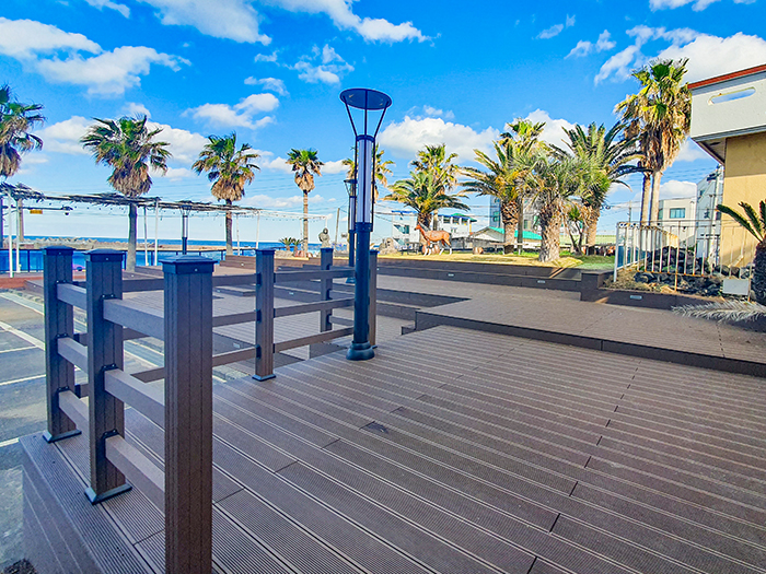 제주도 애월스테이 인 제주 합성목재 휀스 1.jpg