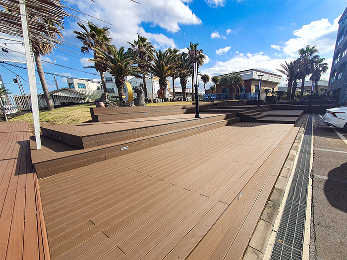 제주도 애월스테이 인 제주 합성목재 데크 1.JPG