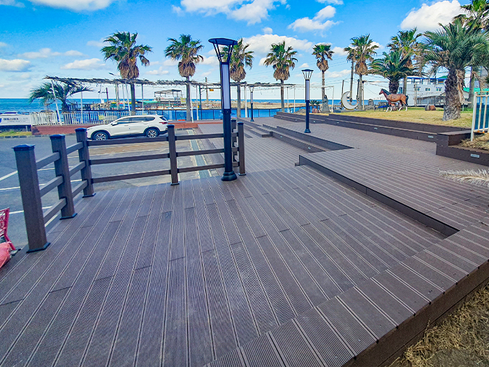 제주도 애월스테이 인 제주 합성목재 휀스 2.jpg