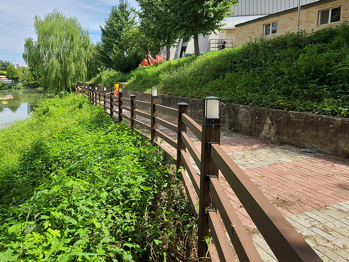 전라북도 전주시 전주대학교 합성목재 휀스 7.jpg