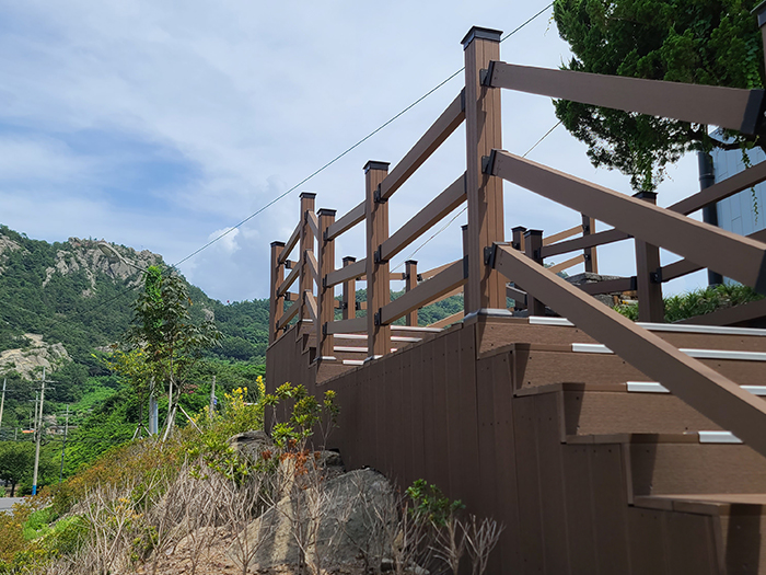 전남 목포시 해양대학교 합성목재 휀스 1.jpg