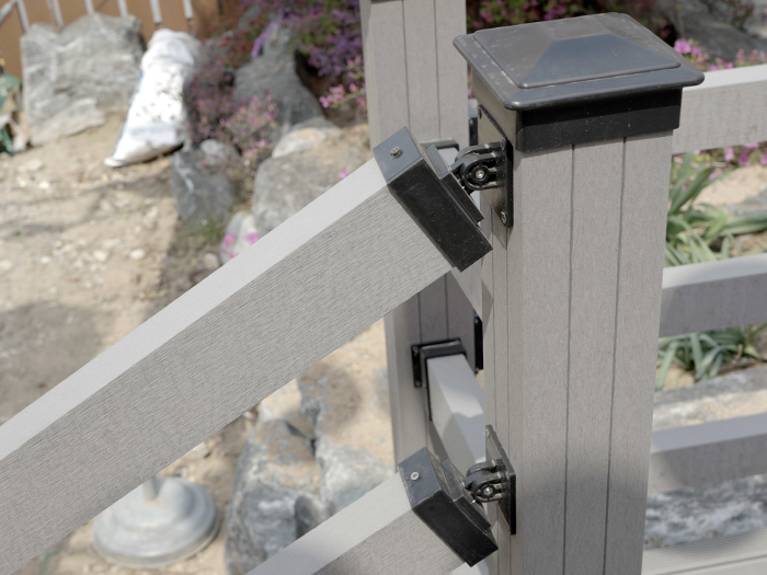 서울특별시 성룡사 합성목재 휀스 4.jpg