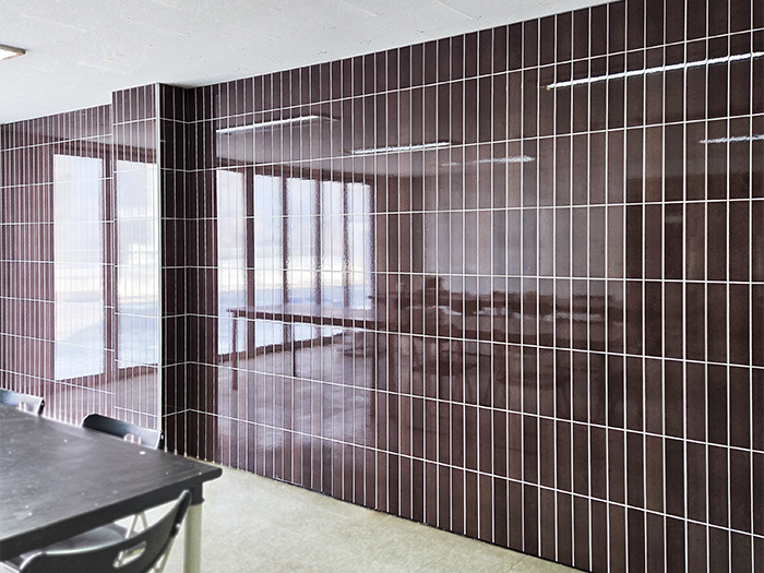 충청남도 서산시 공장 구내식당 쿼츠보드 NQT07 딥 브라운 4.jpg