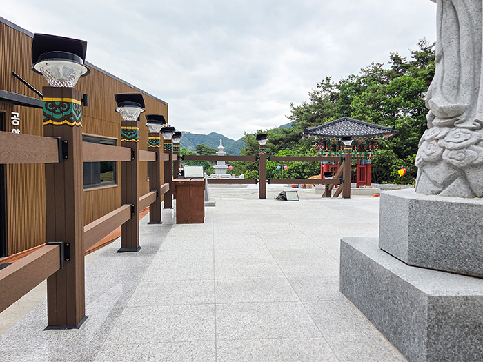 충청북도 제천시 정각사 합성목재 휀스 3.jpg